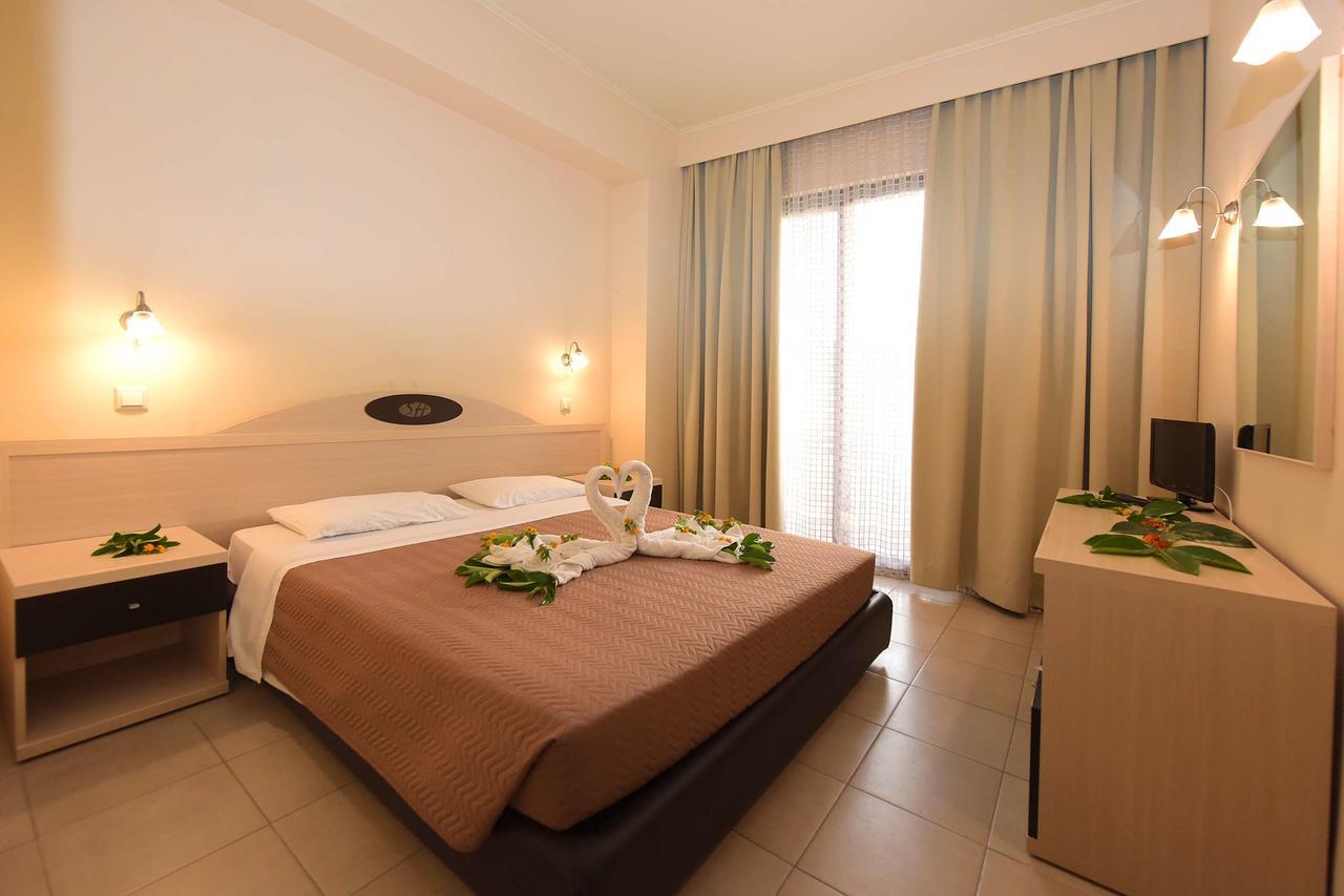 Santa Helena Hotel Lalyssos Eksteriør billede