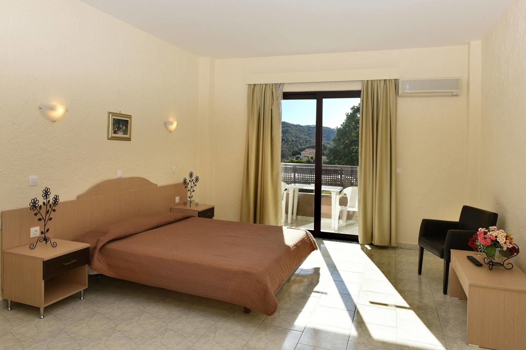Santa Helena Hotel Lalyssos Eksteriør billede