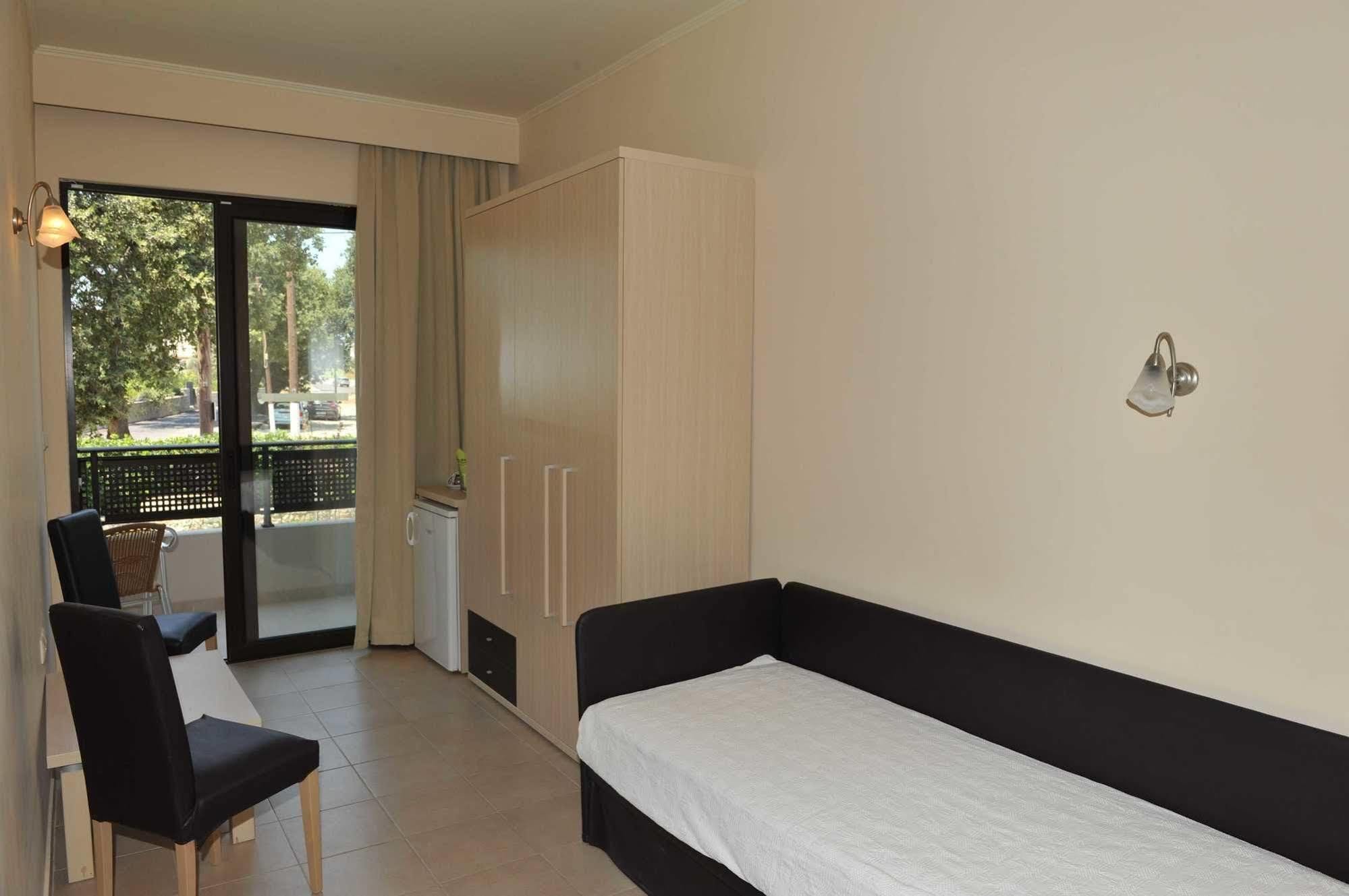 Santa Helena Hotel Lalyssos Eksteriør billede